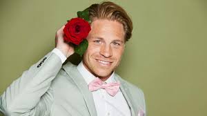 20 attraktive bewerber kämpfen um das herz der schönen bachelorette. Die Bachelorette 2021 Kandidaten Diese 20 Manner Kampfen Um Eine Frau Rtl De Rtl De