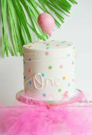Das kannst du dann schon anrichten sodass es ein bild ergibt zum beispiel eine eins oder einen schnuller. 1001 Ideen Fur Eine Hubsche Torte Zum 1 Geburtstag