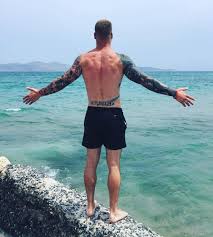 Petr Hrabák  Abstraktní umělec (@petrhrabak_art) • Threads, Say more