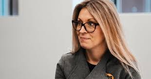 Erin Easter's Instagram, Twitter & Facebook