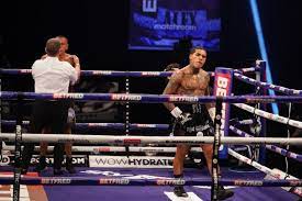 Conor benn stops samuel vargas in round 1 in devastating fashion pic.twitter.com/wpeepwok0v. Gsg63wrrcre0vm