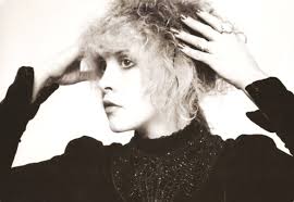 Everything you need to know about stevie nicks! Unenthusiastic Nicks Gives A Fashion Show At Spac Stevie Nicks Info