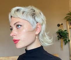 Teresa Corte's Instagram, Twitter & Facebook