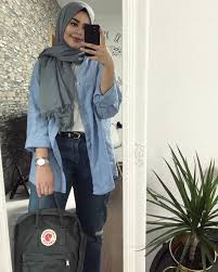 Pr4nk w1k w*k sama temen kuliah iwantari. 7 Casual Hijab Style Ini Bisa Jadi Inspirasi Gayamu Saat Kumpul Bareng Teman Hingga Berangkat Ke Kantor