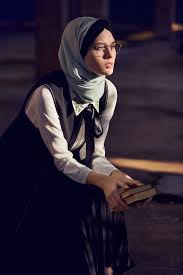 انا مسلمة وكتابي المفضل هو القرآن الكريم ماذا عنك Hijab Fashion Muslim Fashion Muslim Girls