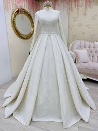 Cam Kirigi Tul Uzerine Kasnak Islemeli Tesettur Gelinlik Gelinlik The Dress Dugun Giysileri