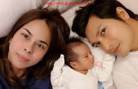 Bagaimanapun, keith, 37, berkata, dia masih menjaga hubungan baik dengan bekas isterinya itu demi anak mereka, skylar raymond foo yang kini berusia. Rumah Tangga Kami Baik Baik Saja Keith Foo Nafi Bakal Bercerai Baru Baru Ini Ada Dakwaan Yang Mengatakan Yang Kononnya Rumah Tangga P Artis Gambar Tangga