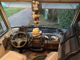 Die frontscheibe unseres reisemobils wurde durch einen steinschlag beschädigt. Plissee Fur Die Frontscheibe Wohnmobilreisen