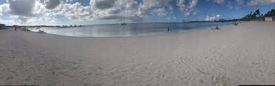 Surfside beach is een lang stadsstrand en ligt vlakbij lineair park in oranjestad. File Surfside Beach Aruba 21 52 48 820000 Jpeg Wikimedia Commons