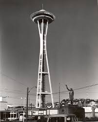 Located in seattle center, the futuristic structure is a legacy left over from the 1962 seattle world's fair. Datei Early Photo Of Seattle Space Needle Jpg Wikipedia