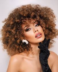 NEWS! Sophie Elizabeth Moulds, the 1st Runner Up at #MissWorld 2012 from  Wales is also joining #MissUniverse Great Britain 2020. #SophieMoulds  #PageantsFanatic