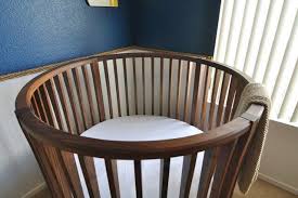 The baby doll darling round crib comes with a beautiful doll like design which also provides the utmost care and comfort to your baby. Round Baby Crib Modern Baby Crib Woodworking Plans Round Cribs Easel Woodworking Plans
