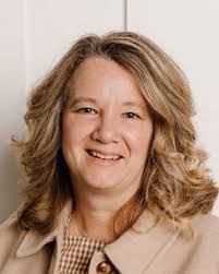 Stephanie Nixon's Instagram, Twitter & Facebook