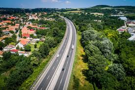 Kilométerénél épülő felüljáró állványzatának bontása és a hídépítés befejező munkái miatt 2019. Uj Tisza Hiddal Es Hataratkelovel Epul Meg Az M3 As Utolso Szakasza Magyar Epitok