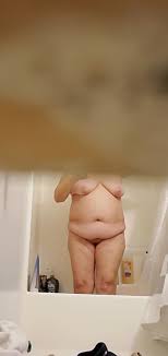 My mom naked out of the shower - Reddit NSFW