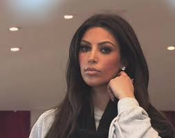 Kim Kardashian Florence Shopping