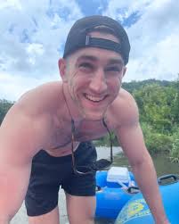 Always making outfits as fun as my life, let's recap shall we!