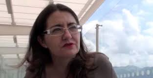 Rosángeles Valls recibe uno de los cinco Premios Precrea