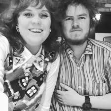 Lozz Benson (@lozzbenson) • Instagram photos and videos