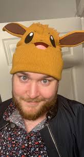 Evie LOOOOOVES her makeup kit so much! She had her birthday out of town  this year and didn't get many gifts so this REALLY made her day 🥰