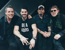 Quando, no final de 1995, josé manuel simões viu o título titãs, a difamação internacional, na primeira página da revista, ficou revoltado consigo mesmo, achou que. Banda Titas Se Junta Com O Dj Alok Para Reciclar Cancao De 2001 Em Acao De Cidadania Blog Do Mauro Ferreira G1