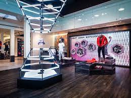 News Retail Display Lighting Nike House Of Hoops Lebron Nyc Kiosk Design Retail Display Design