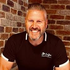 Steve Davison's Instagram, Twitter & Facebook