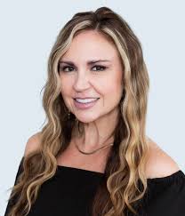 Anna Carrier's Instagram, Twitter & Facebook