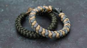 Make a loop on the left cord side. 4 Strand Round Braid Knot And Loop Paracord Bracelet Tutorial Youtube