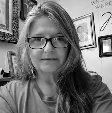 Do samples help sell products at markets?