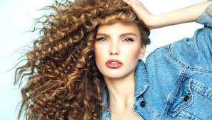Tra i tagli capelli 2019 c'è una novità piacevolissima con protagonisti i capelli ricci. Tagli Capelli Ricci 2019 Ecco Le Tendenze Dei Look Nei Prossimi Mesi