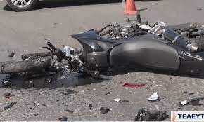 Σημειώνεται, πως το σοβαρό τροχαίο σημειώθηκε γύρω στις 05:00 τα ξημερώματα, στην λεωφόρο μεσογείων, μετά τη γέφυρα, στο ρεύμα προς ραφήνα, όταν η οδηγός του οχήματος, που κινούταν με μεγάλη ταχύτητα, έχασε τον έλεγχο του αυτοκινήτου της, το οποίο. Troxaio Sth Boylh El As O Odhgos Den Synelhf8h Epeidh To Troxaio Den Htan 8anathforo Sportime Gr