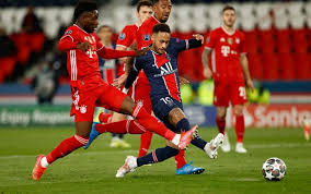 Rafinha (paris saint germain) ha recibido una falta en campo contrario. Eynnu7d9nyyyqm