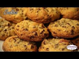 Recette Des Cookies Americains Aux Pepites De Chocolat Et Noix De Pecan Youtube Recette Biscuit De Noel Pepite Chocolat Recette Cookie Americain