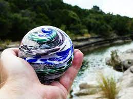 Turn Ashes Into Glass Spirit Pieces Has A Collection Of Handmade Glass Memorial Art Incorporating A Loved One S Memorial Glass Cremation Ashes Paperweights