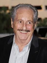 Pero como te la pasas tejiendo, pues por eso te digo arañita. Muere El Actor Jorge Lavat People En Espanol