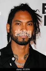 Mitchell Lyon's Instagram, Twitter & Facebook