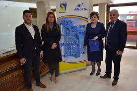 Pentru restaurant situat in bucuresti, sector 3, pentru detalii suplimentare: Foto SatisfacÈie Bursa Locurilor De MuncÄ De La Satu Mare O ReuÈitÄ Peste 200 De Persoane Selectate Pentru Angajare Gazeta De Nord Vest