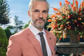 Juan pablo works and resides in monterrey city with his wife mary, his son pedro and his dog leite. Booo Ooau304dm