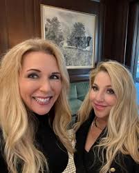 Loved checking out the newly remodeled Pleasant Valley Country Club! Fun  catching up with precious friends! ♥️ #pleasantvalleycountryclub #remodel  #funwithfriends #afternoonchampagne