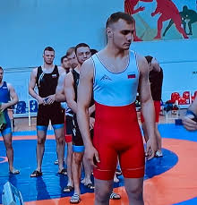 Russian Wrestler Bulge 1 - Weigh-in - ThisVid.com