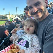 Kayla Roper's Instagram, Twitter & Facebook