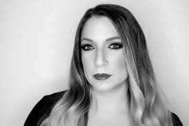 Νέο τραγούδι από την Ερασμία Μάνου με τίτλο «Γαλήνιος χορός»