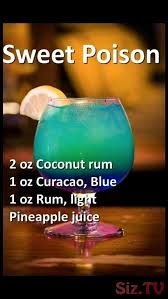 Einige Unterhaltsame Cocktail Rezepte Zum Thema Halloween Mit Denen Sie Ihre N Chste Einige Unterha Drinks Alcohol Recipes Liquor Drinks Alcohol Drink Recipes