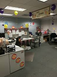 Office Birthday Decoration Lakers Theme Banner Party City Lakers Paper Plates From Party Ci Office Birthday Office Birthday Decorations Party City Balloons