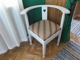 Annorlunda stolar | augustifarmor