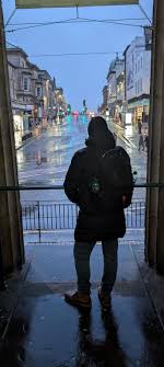 Are there left luggage facilities at Waverley and