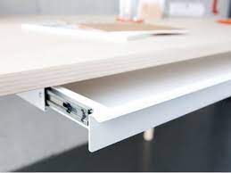 Die schubladen bieten platz für stifte und papier. Modulor Schreibtischschublade Metall 850 X 45 X 265 Mm Schwarz Ahnl Ral 9005 Kaufen Modulor