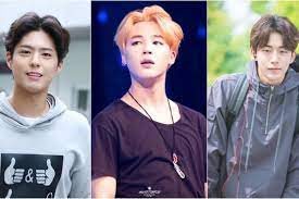 Adipati dolken, dengan rambut gondrong belah tengahnya yang kece banget. Macho Abis 10 Seleb Korea Dengan Gaya Rambut Belah Tengah