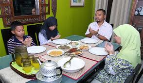 Bacaan doa sebelum makan latin. Begini Panduan Doa Sebelum Sesudah Makan Artinya